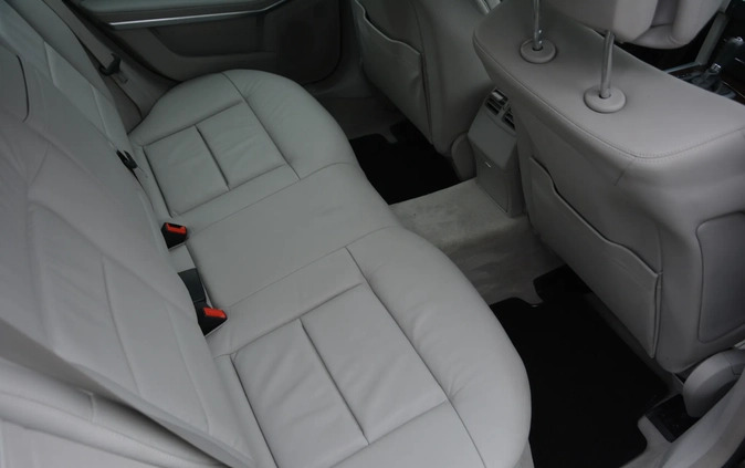 Mercedes-Benz Klasa E cena 49900 przebieg: 278000, rok produkcji 2010 z Łobez małe 379